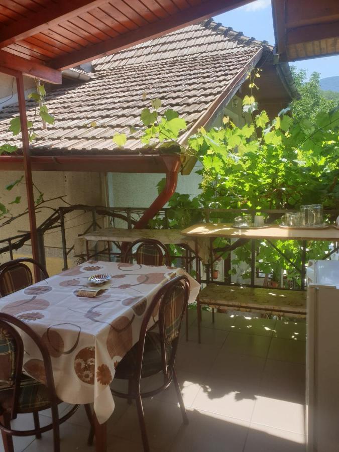מלון באיילה הרקולנדה Casa Dina מראה חיצוני תמונה